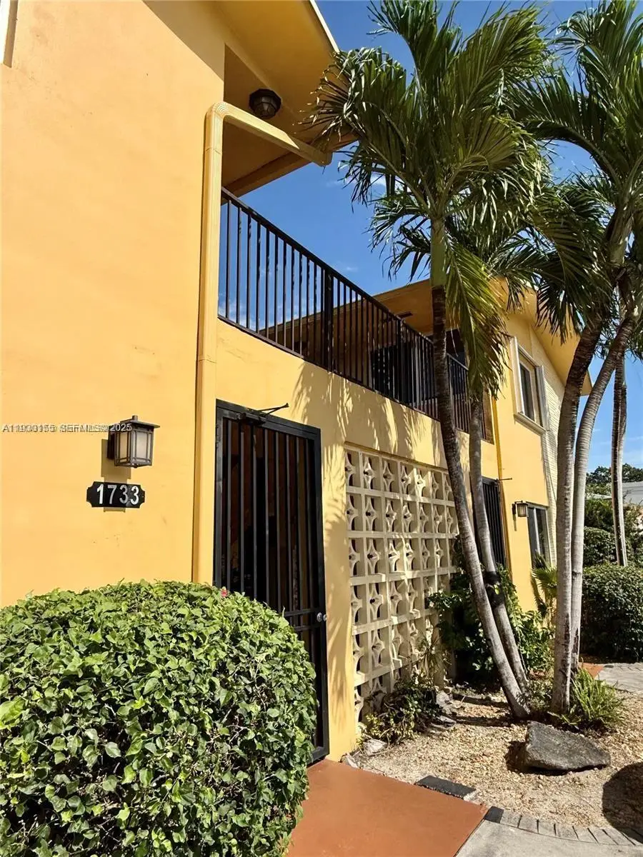 1733 Mayo St #2, Hollywood, FL 33020 - Image #2