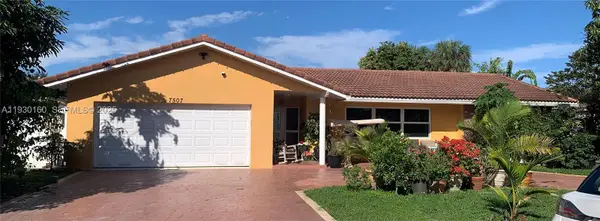7507 NW 41st St, Coral Springs, FL 33065