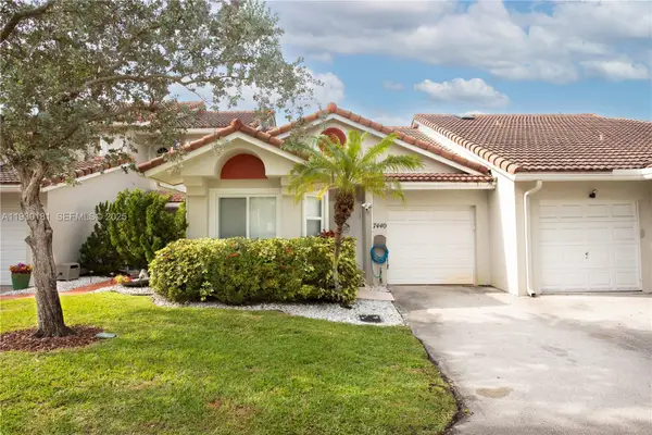 7440 Pinewalk Dr S, Margate, FL 33063