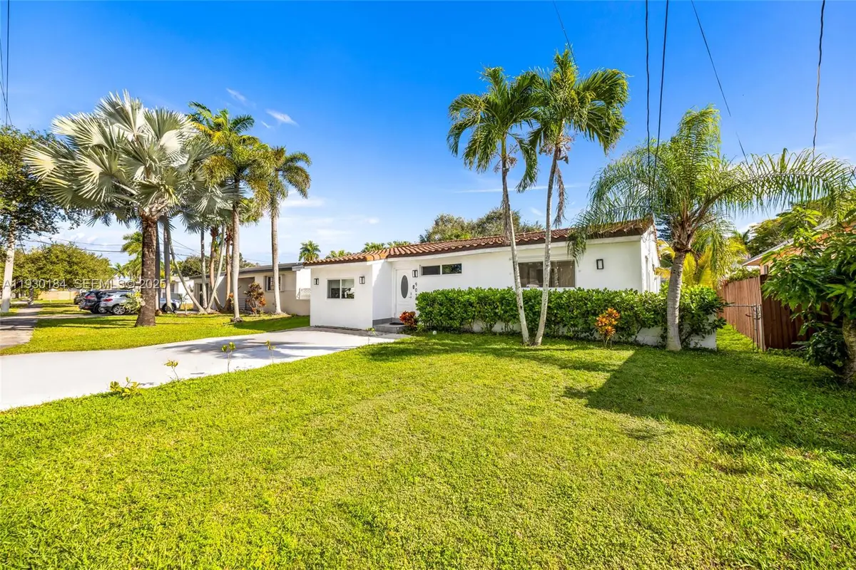 907 N Park Rd, Hollywood, FL 33021 - Image #1