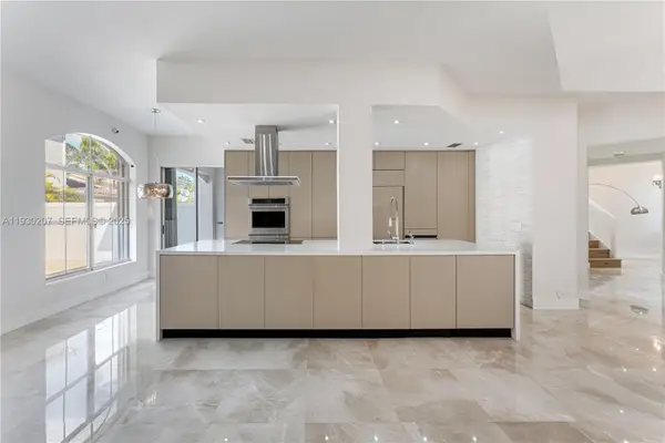 21156 NE 33rd Ave, Aventura, FL 33180