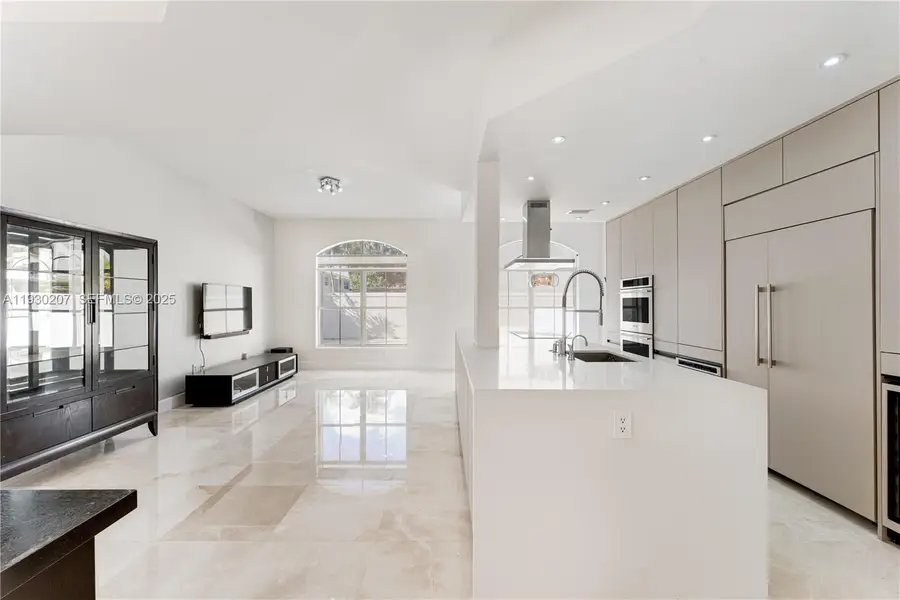 21156 NE 33rd Ave, Aventura, FL 33180 - Image #3