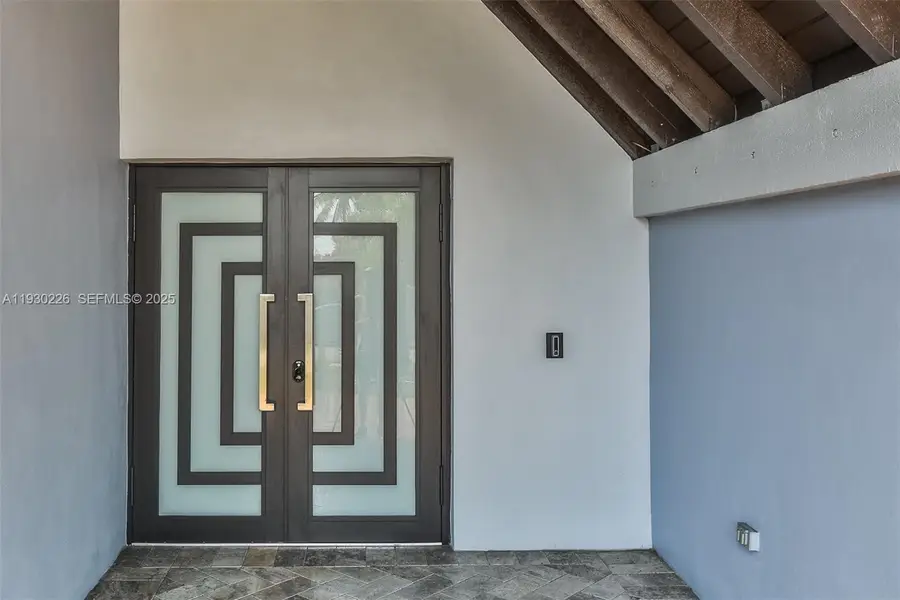 20550 NE 8th Ct, Miami, FL 33179 - Image #2