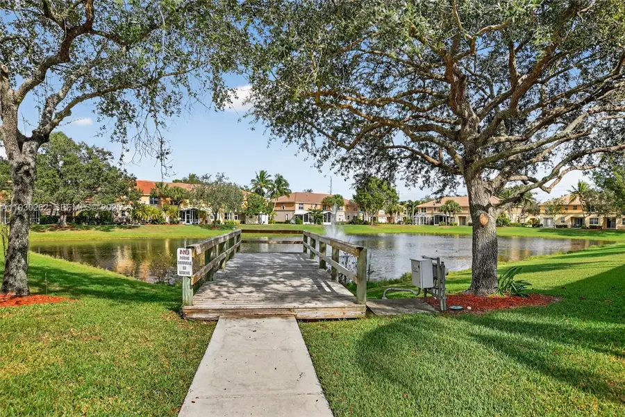 445 Rainbow Springs Ter, Royal Palm Beach, FL 33411 - Image #2