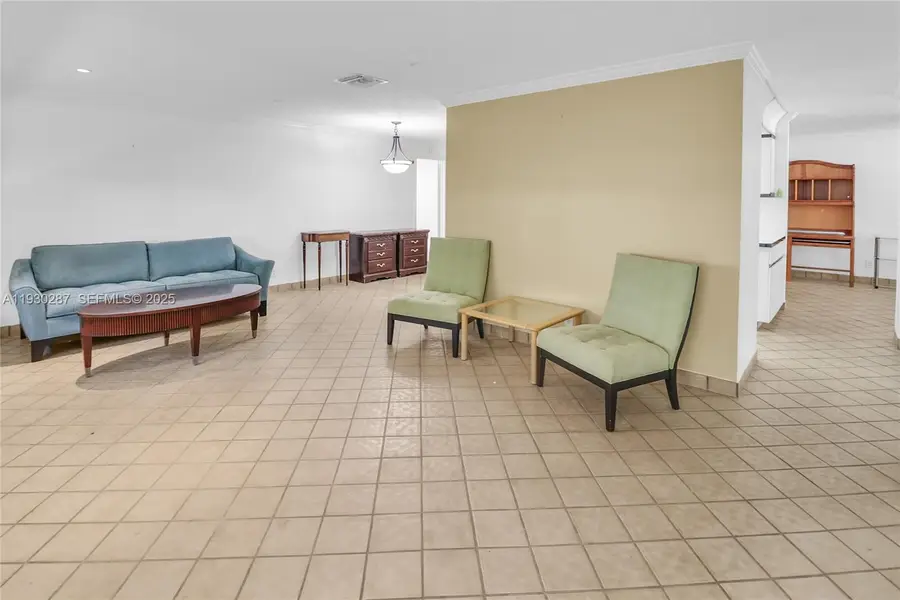 1331 Campanelli Dr, Plantation, FL 33322 - Image #2