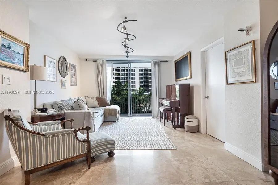 770 Claughton Island Dr #503, Miami, FL 33131 - Image #2