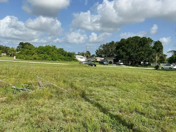 2109 NE 14 Pl, Cape Coral, FL 33909