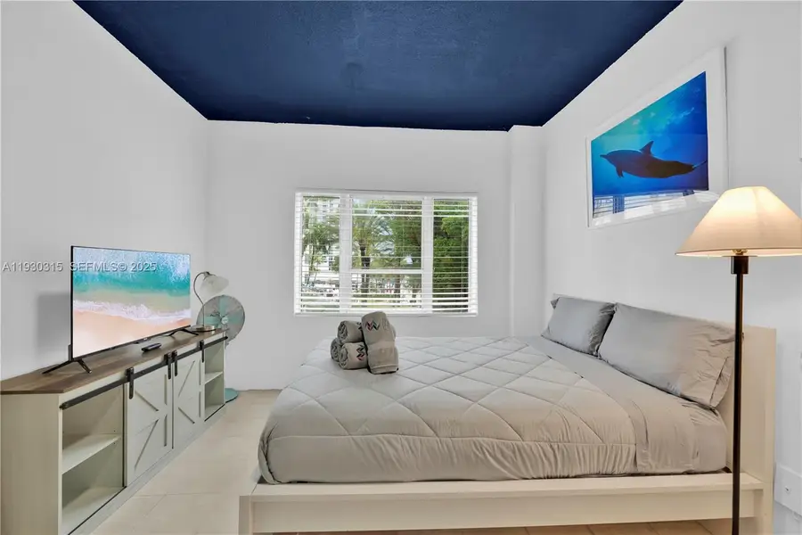 255 W 24th St #302, Miami Beach, FL 33140 - Image #3