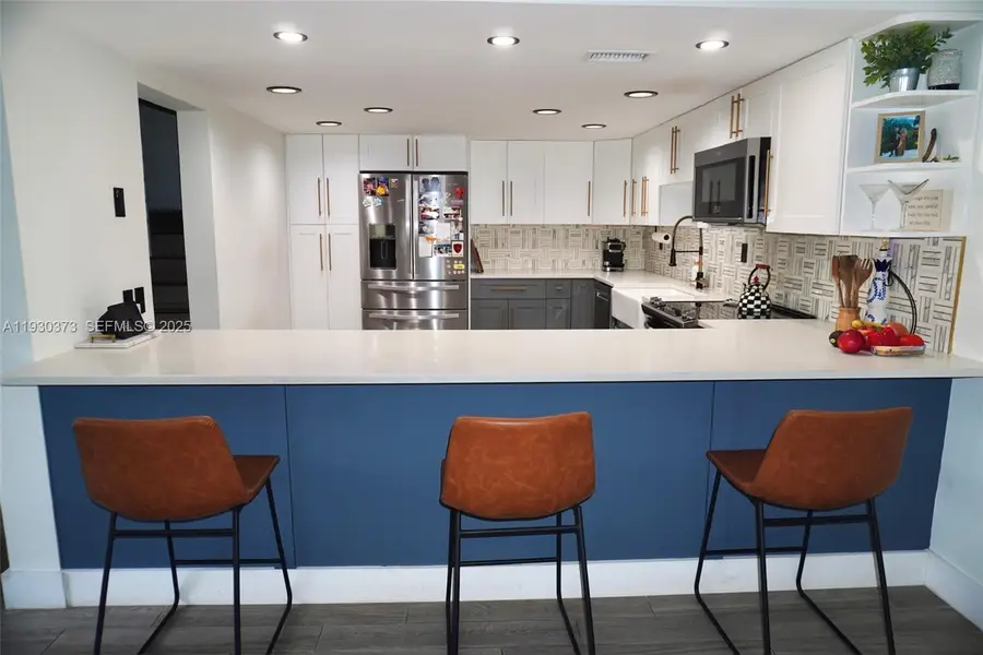 541 NW 98th Ave, Plantation, FL 33324 - Image #2