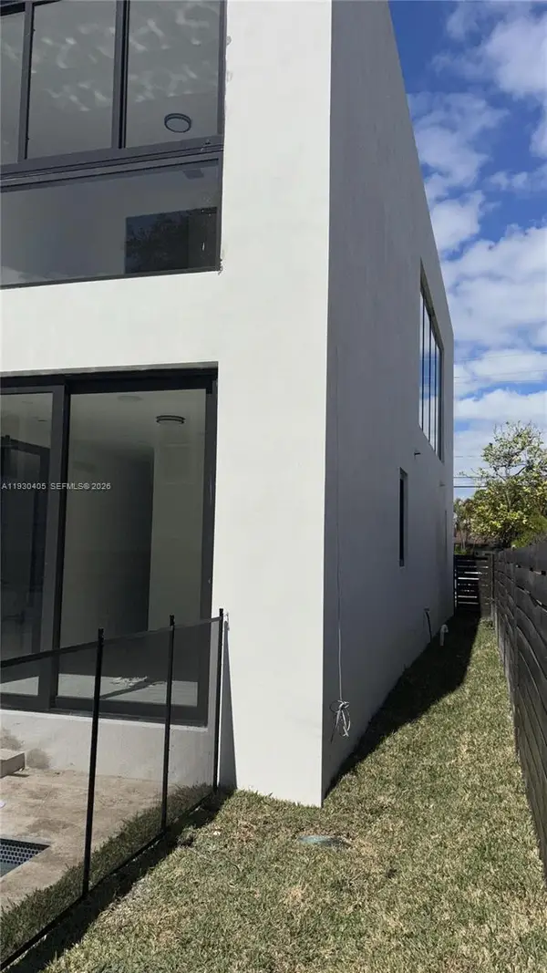 2484 SW 18th St, Miami, FL 33145