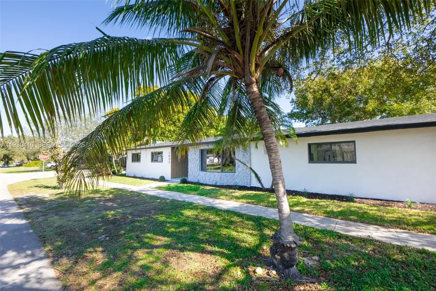 1655 N 50th Ave, Hollywood, FL 33021 - Image #2