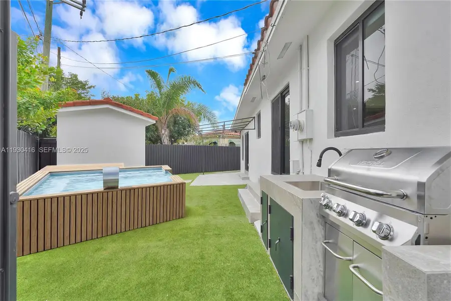 998 SW 11th St, Miami, FL 33129 - Image #3