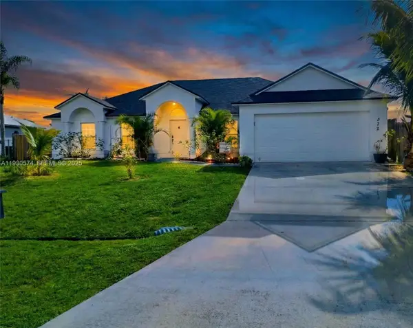 572 SW Mccomb Ave, Port St Lucie, FL 34953