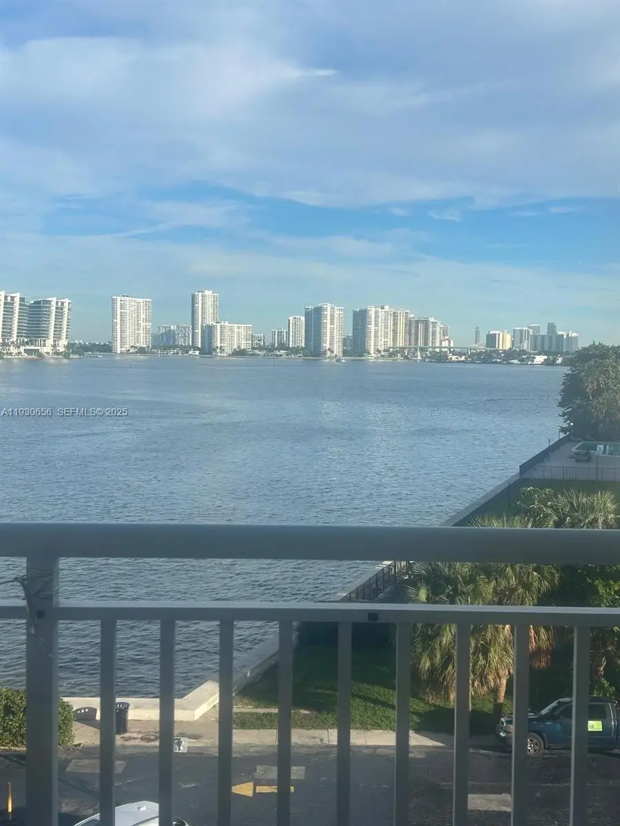 251 174th St #418, Sunny Isles Beach, FL 33160 - Image #2