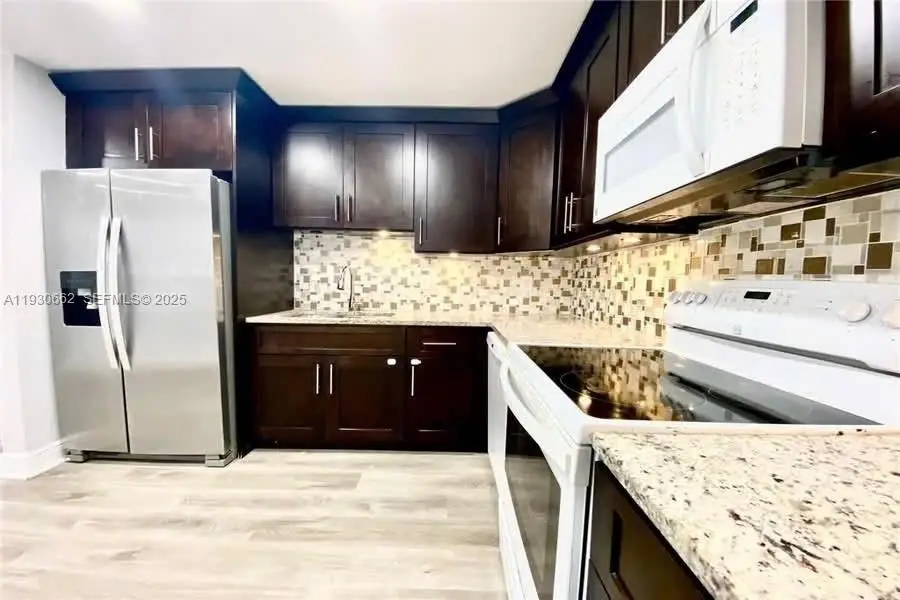 6120 SW 38th St, Davie, FL 33314 - Image #3