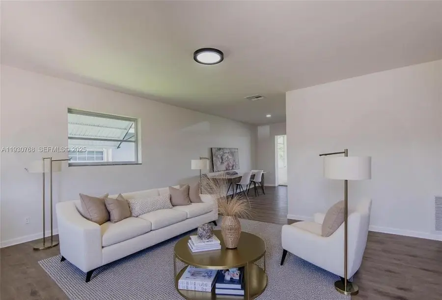 8521 NW 57th Ct, Tamarac, FL 33321 - Image #2