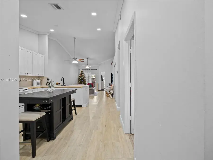 11065 NW 38th Pl, Sunrise, FL 33351 - Image #2