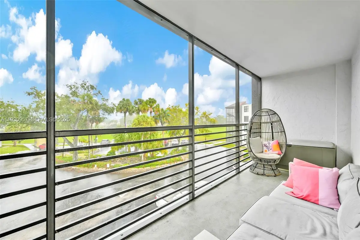 3900 N Hills Dr #303, Hollywood, FL 33021 - Image #1