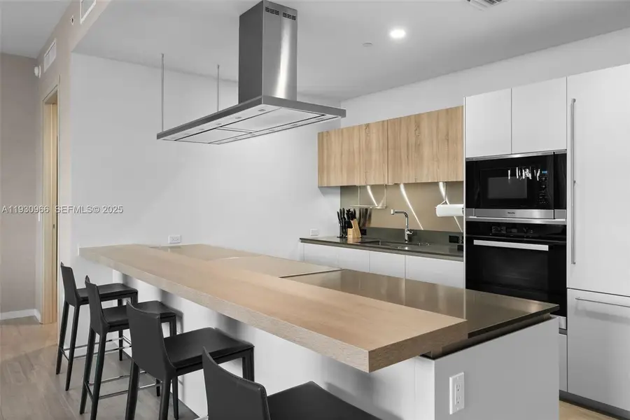 1000 Brickell Plz #PH5904, Miami, FL 33131 - Image #3