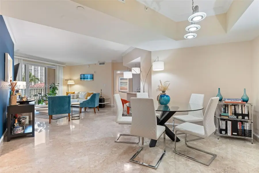 19900 E Country Club Dr #616, Aventura, FL 33180 - Image #2