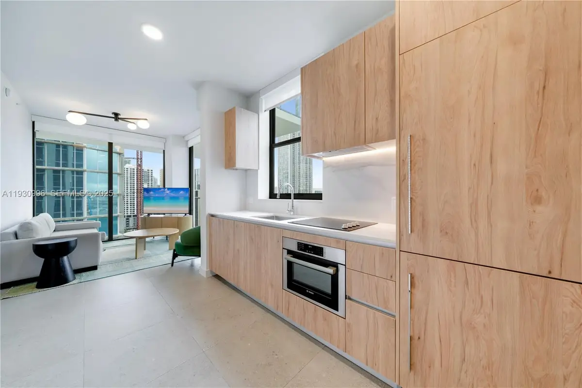 11 NE 6th Street #1901, Miami, FL 33132 - Image #1