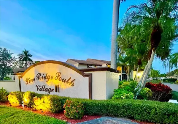 224 Pine Hov Cir #D-2, Green Acres, FL 33463