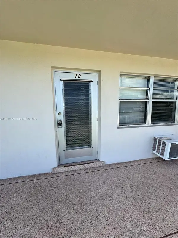 18 Hastings B #18, West Palm Beach, FL 33417