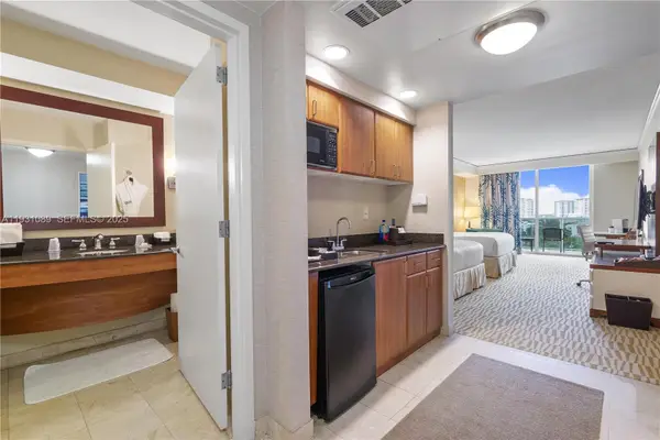 18001 Collins Ave #616, Sunny Isles Beach, FL 33160