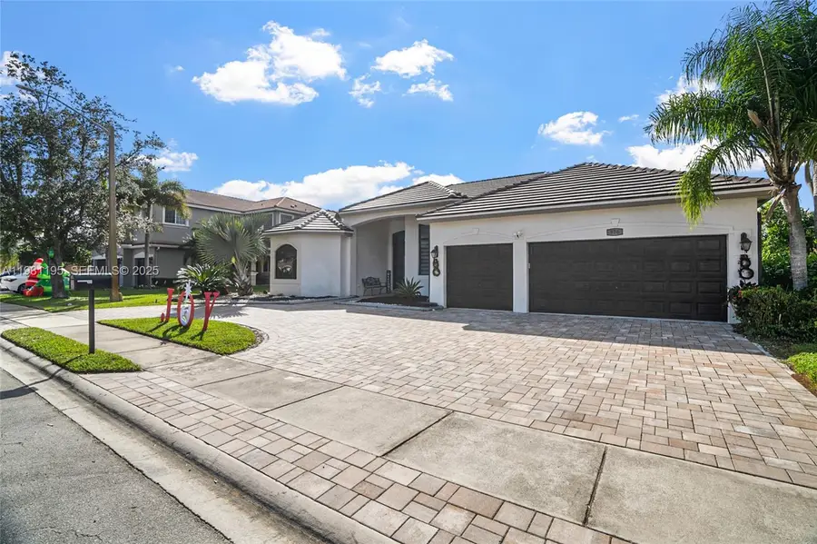 976 SW 159th Way, Pembroke Pines, FL 33027 - Image #2