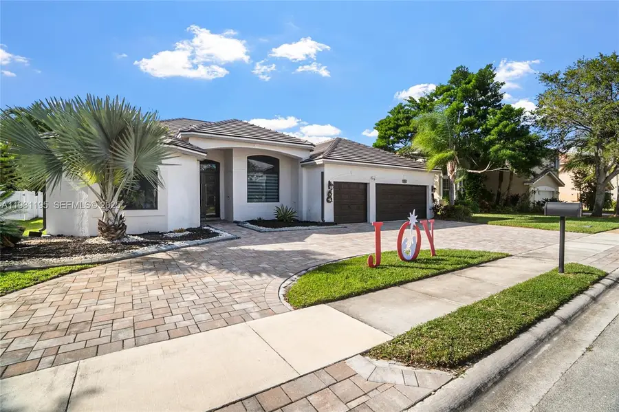 976 SW 159th Way, Pembroke Pines, FL 33027 - Image #3