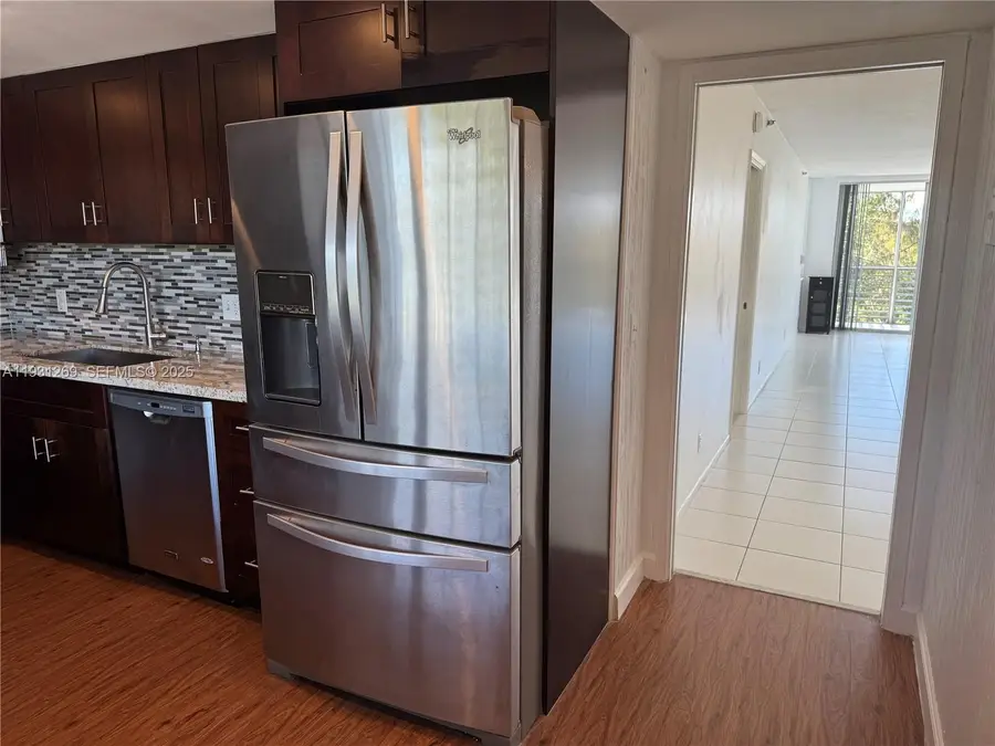 625 Oaks Dr #503, Pompano Beach, FL 33069 - Image #3