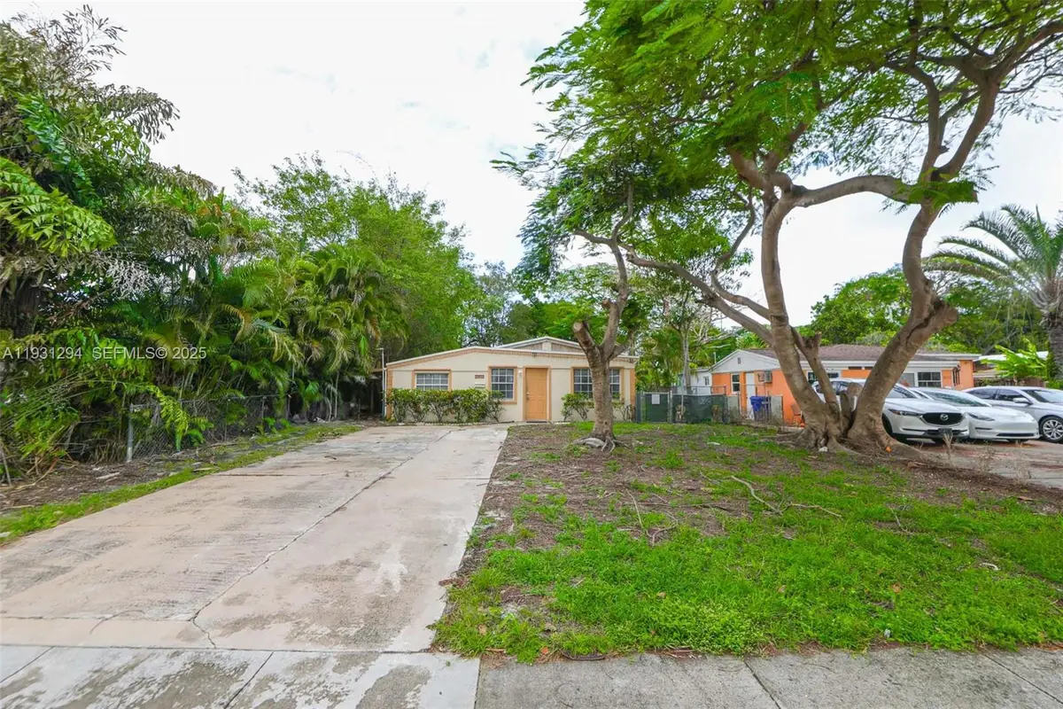 2063 NE 173rd St, North Miami Beach, FL 33162 - Image #1