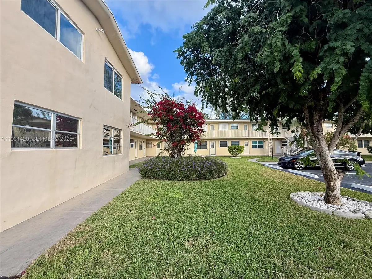 1301 N 12th Ct #4B, Hollywood, FL 33019 - Image #1