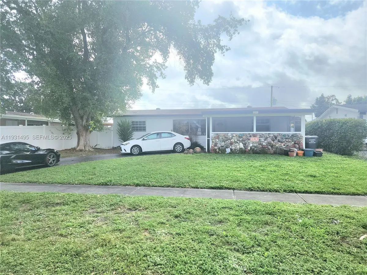 7610 Atlanta St, Hollywood, FL 33024 - Image #1