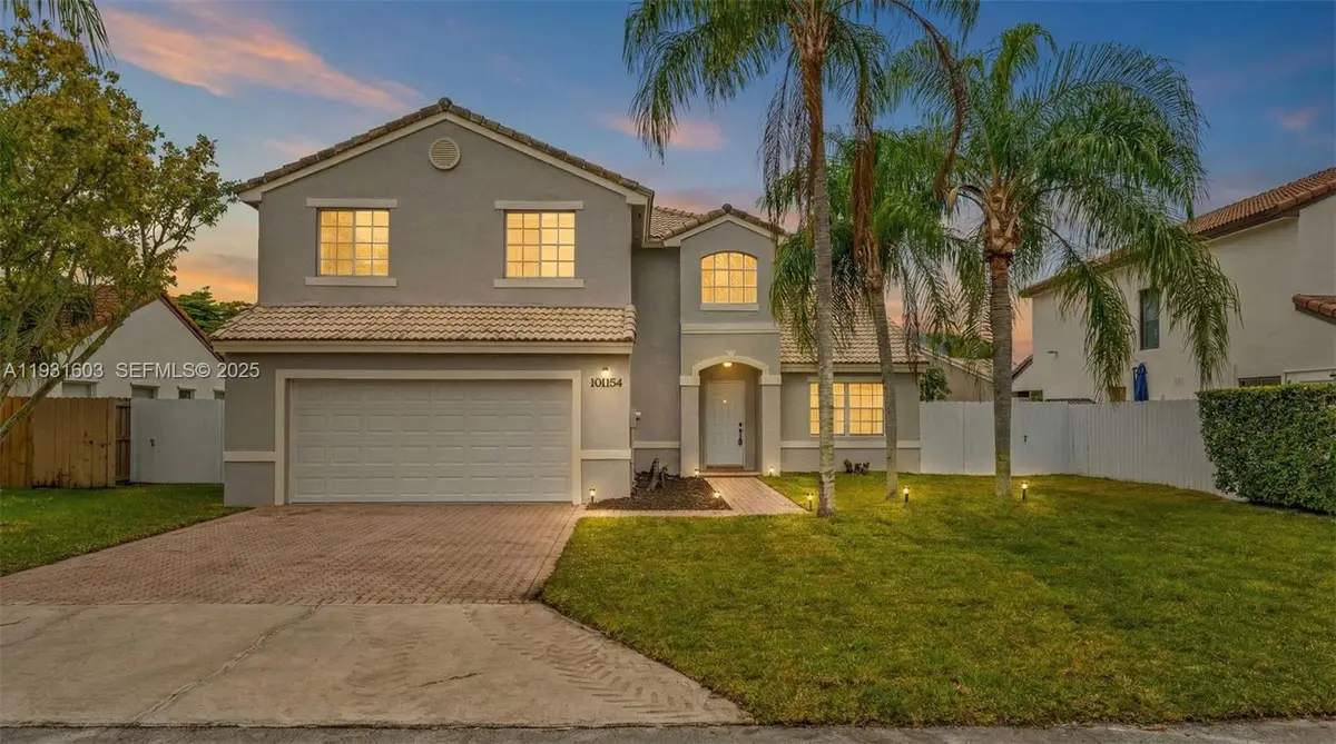 16054 SW 77th Ter, Miami, FL 33193 - Image #1