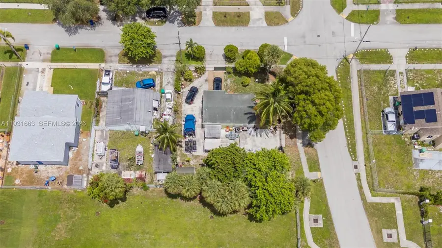 901 NW 34th Ter, Lauderhill, FL 33311 - Image #2