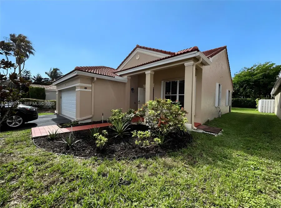 807 Sand Creek Cir, Weston, FL 33327 - Image #2