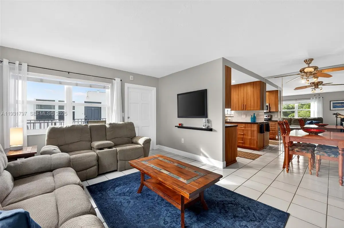 415 NE 2nd St #224, Hallandale Beach, FL 33009 - Image #1