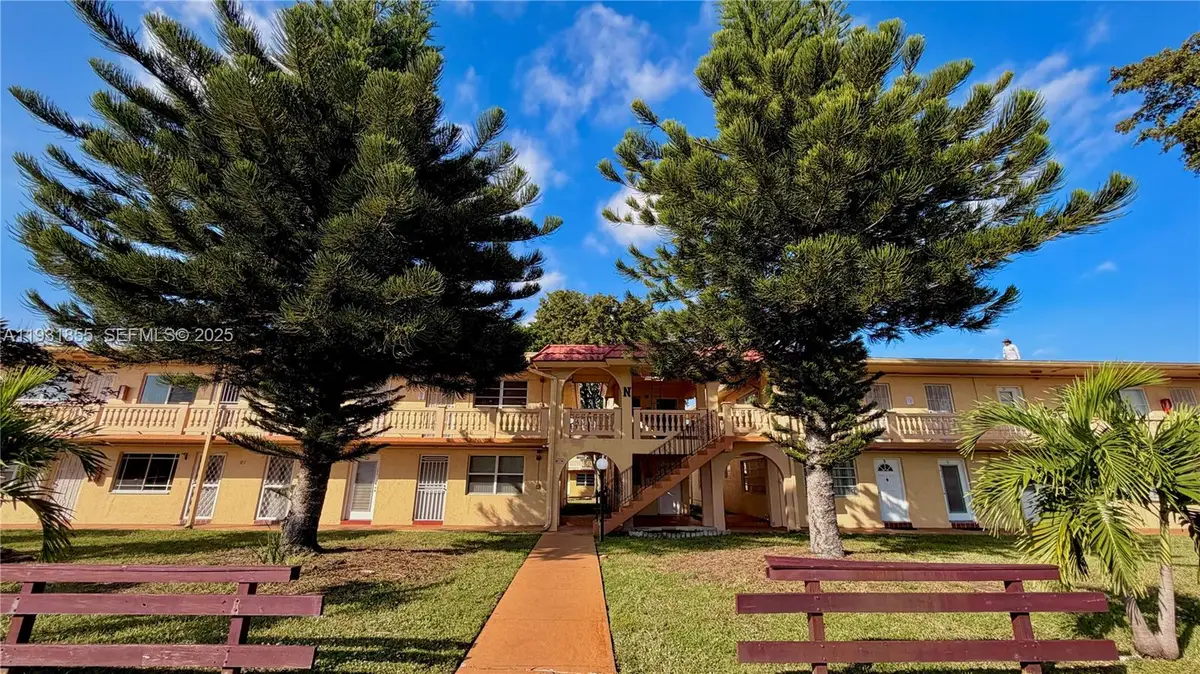 135 NE 202nd Terr #N6, Miami Gardens, FL 33179 - Image #1