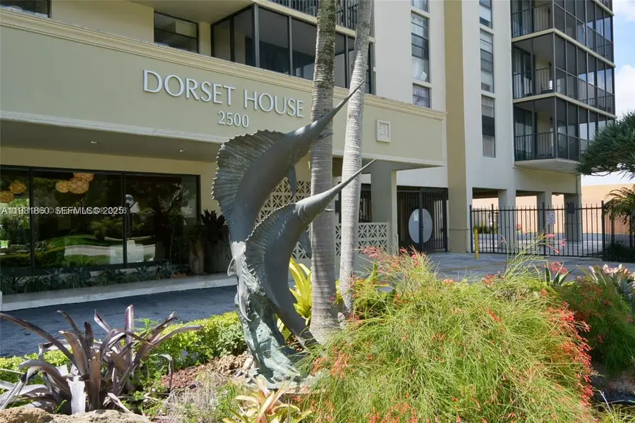 2500 NE 135th St #C502, North Miami, FL 33181 - Image #2