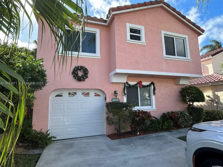 606 SE Trafalgar Ct, Dania Beach, FL 33004 - Image #2