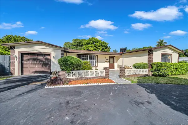 4751 NW 5th Ct, Plantation, FL 33317