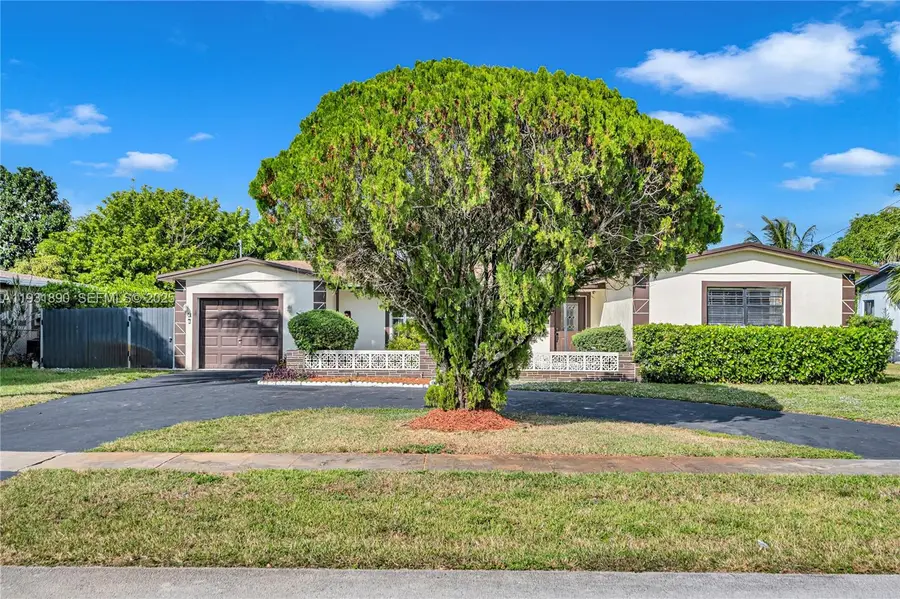 4751 NW 5th Ct, Plantation, FL 33317 - Image #2