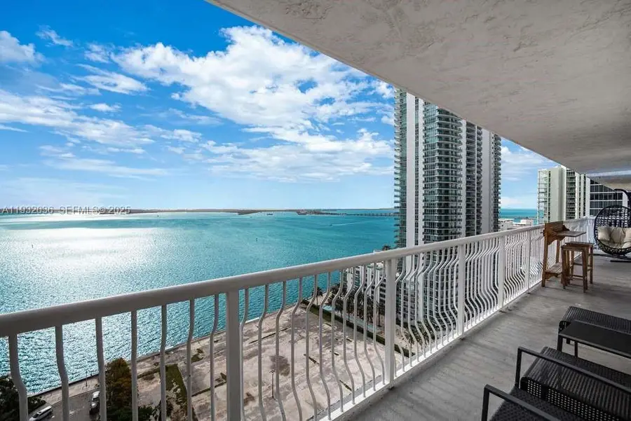 1200 Brickell Bay Dr #2202, Miami, FL 33131 - Image #3