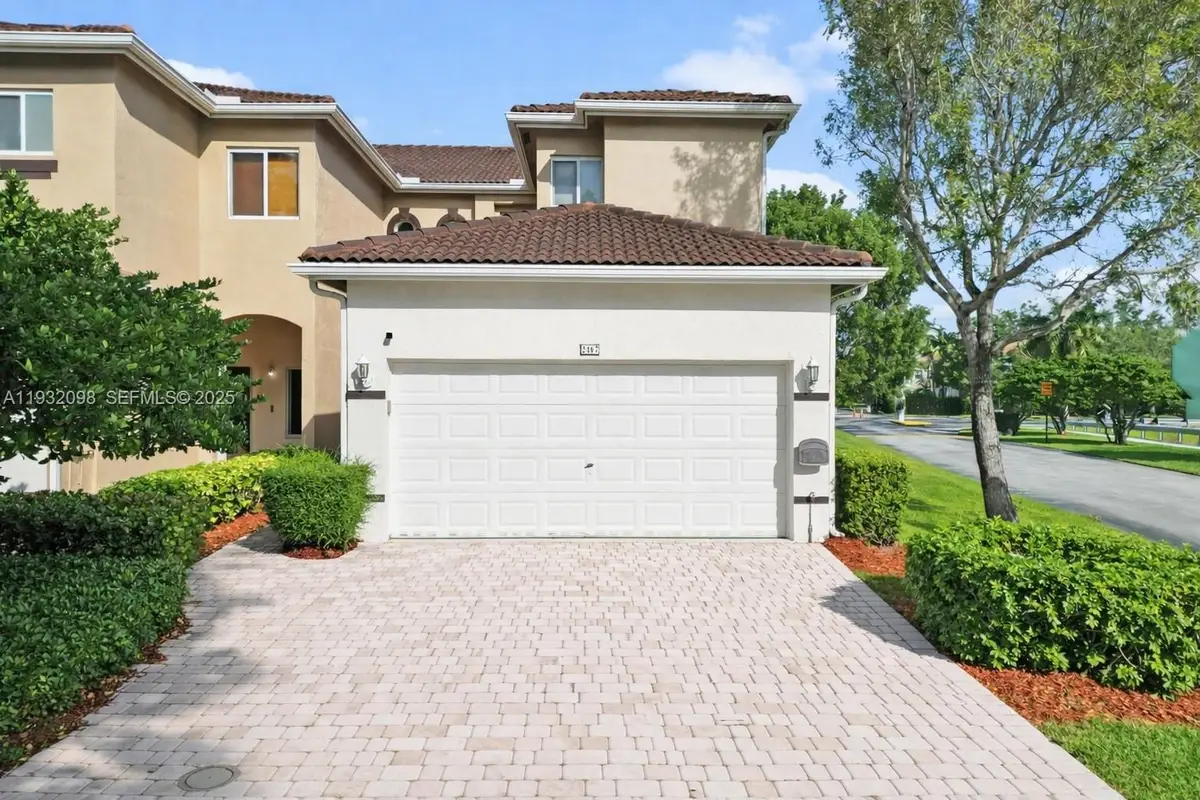 2467 SE 19th St, Homestead, FL 33035 - Image #1