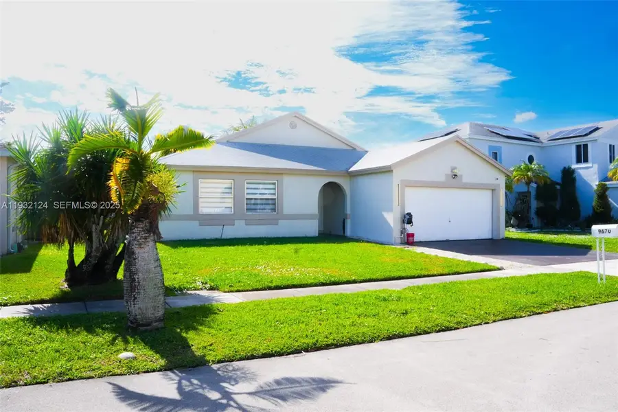 9670 Glacier Dr, Miramar, FL 33025 - Image #2