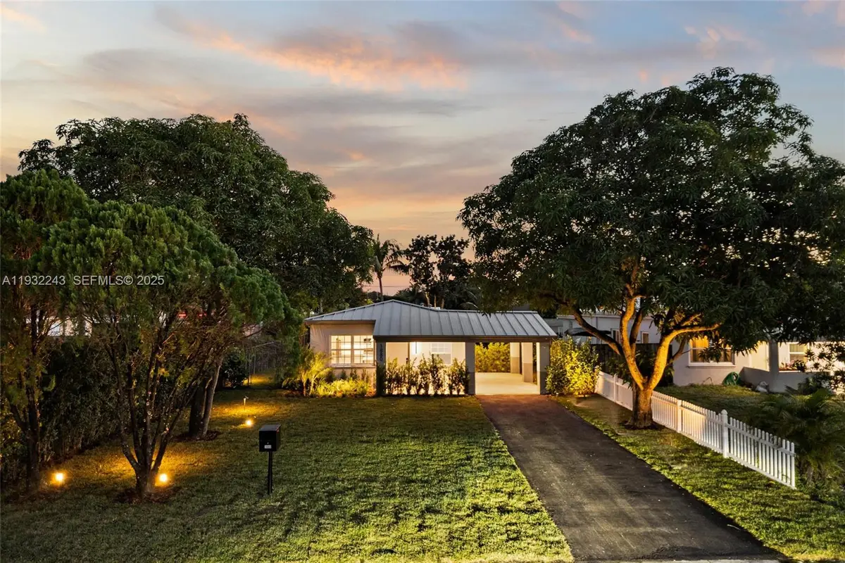 1880 NE 180th St, North Miami Beach, FL 33162 - Image #1