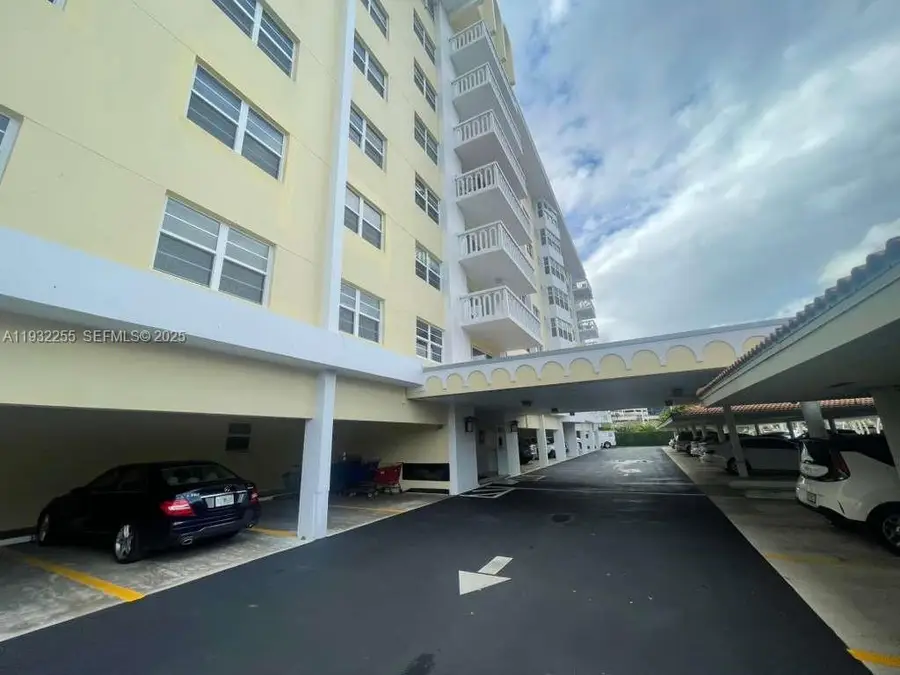 2500 NE 48th Ln #301, Fort Lauderdale, FL 33308 - Image #2