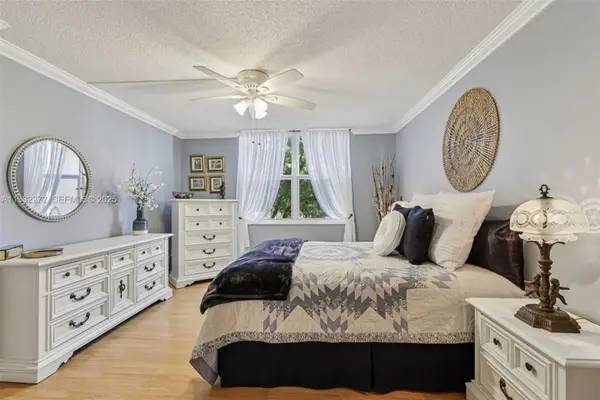 4850 NW 29th Ct #325, Lauderdale Lakes, FL 33313