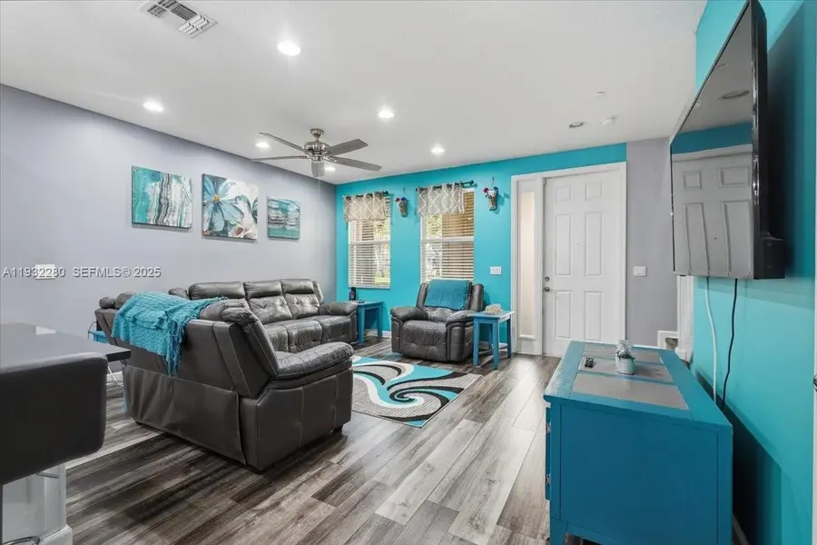 4126 Cascada Cir, Cooper City, FL 33024 - Image #3